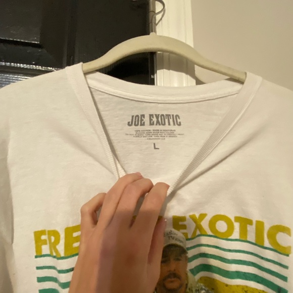 “Free Joe Exotic” Graphic T-Shirt - Picture 3 of 3